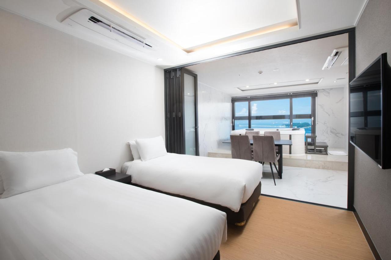 Utop Marina Hotel & Resort Yeosu Exterior photo