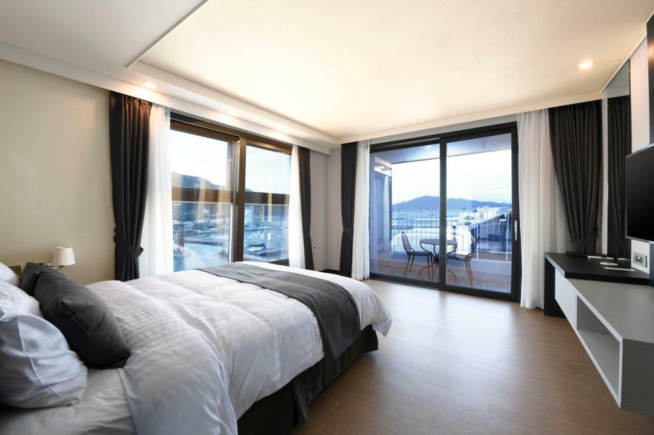 Utop Marina Hotel & Resort Yeosu Exterior photo